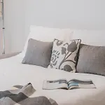 White By Rent شقة *