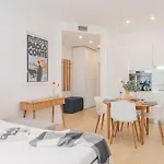 White By Rent شقة كومو