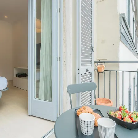 White By Rent Apartment *