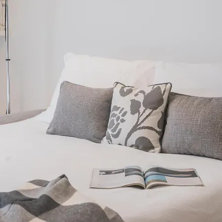 White By Rent Apartment *
