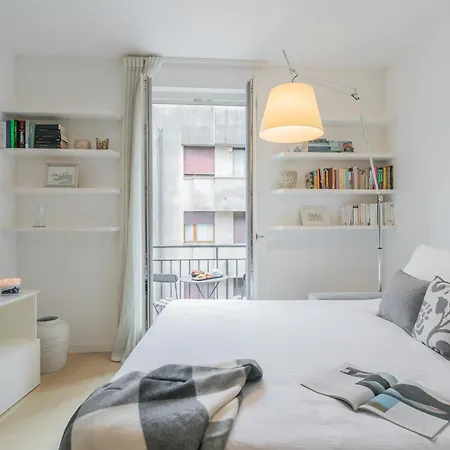 White By Rent Como