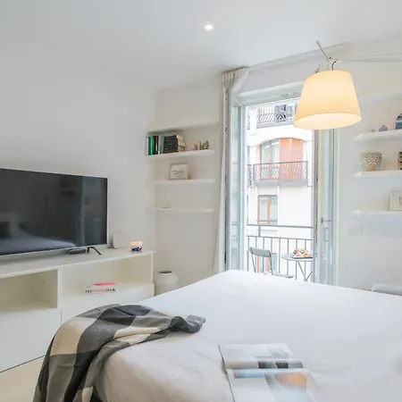 Apartment White By Rent *
